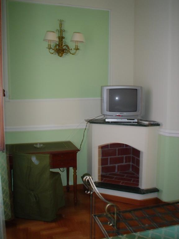 Petit Chateau Montecatini Terme Kültér fotó